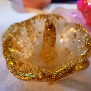 Ring and jewelry holder, gold glitter on yellow handmade Resin